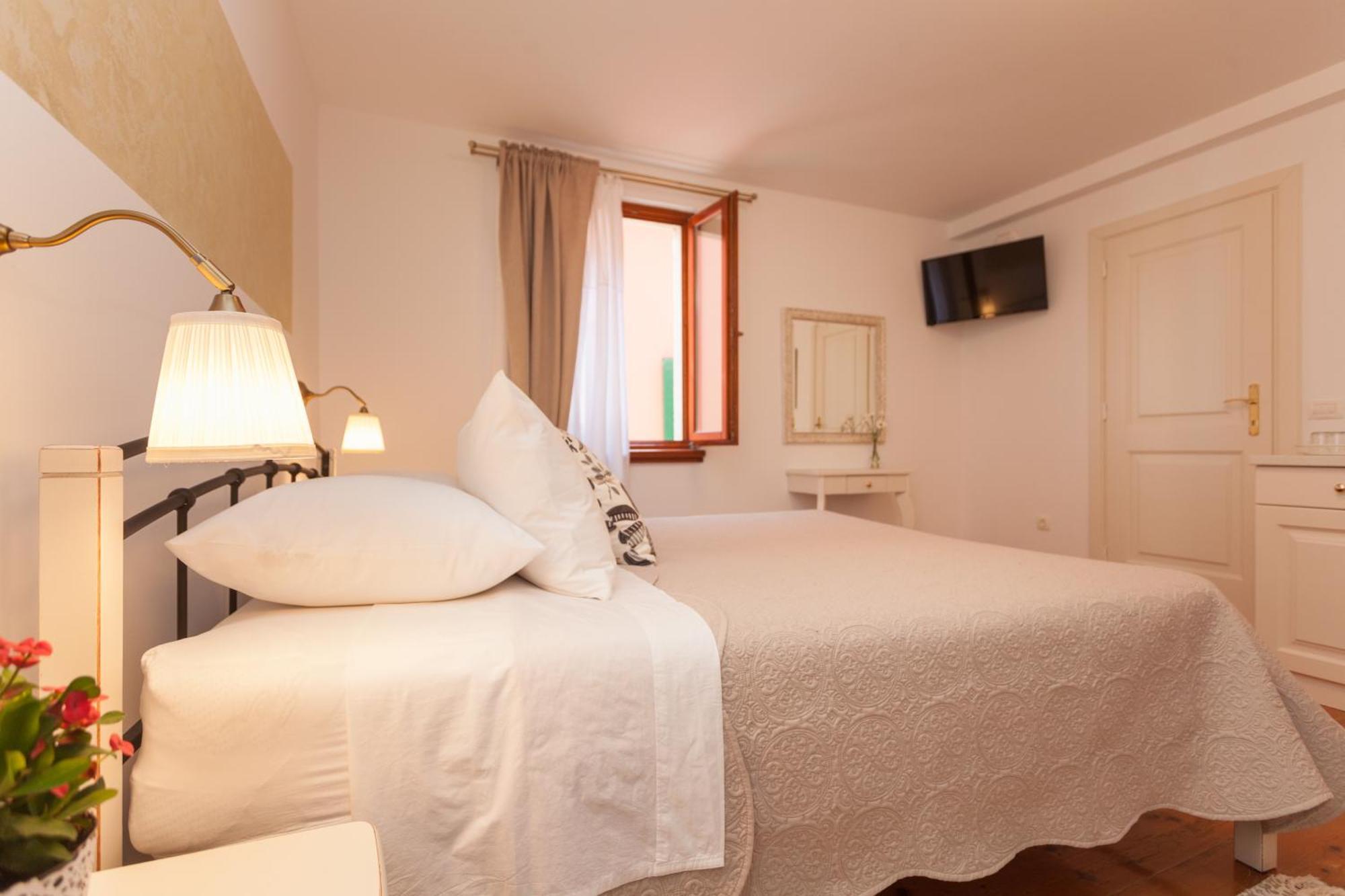 Guesthouse Casa Vittoria Ровинь Экстерьер фото