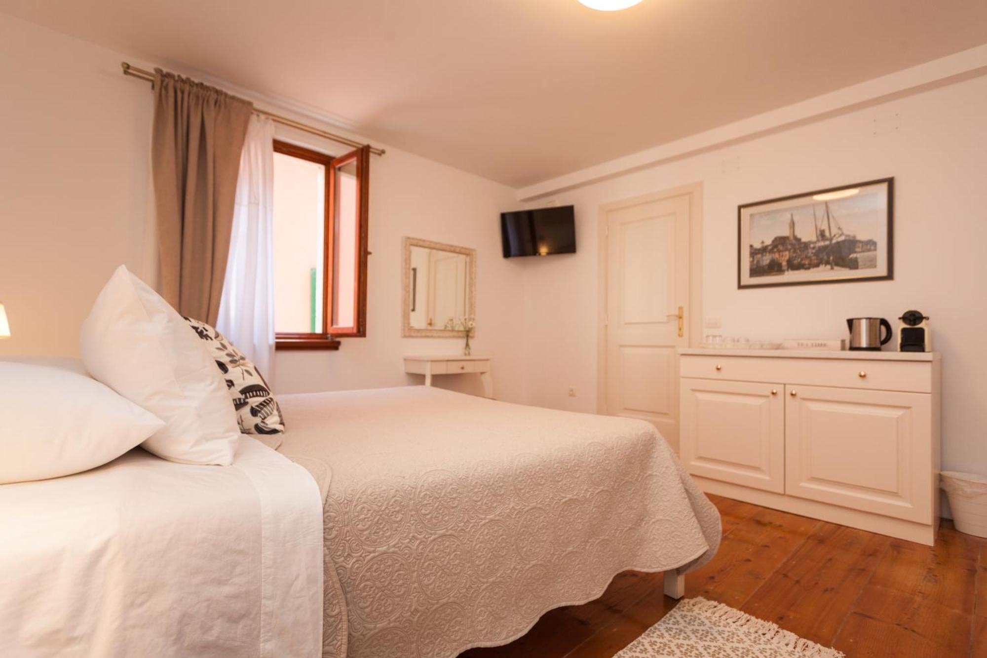 Guesthouse Casa Vittoria Ровинь Экстерьер фото
