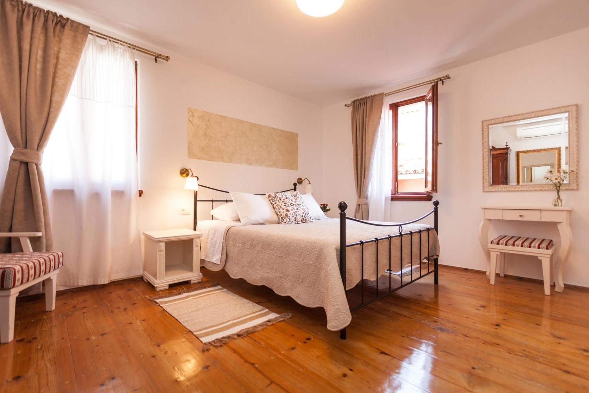 Guesthouse Casa Vittoria Ровинь Экстерьер фото